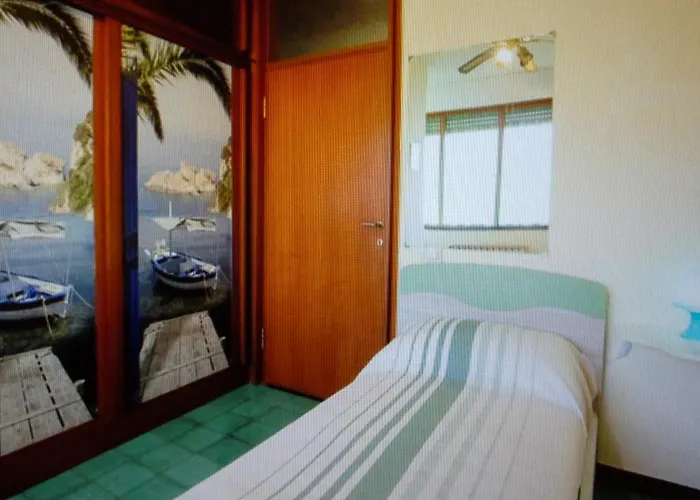 בית הארחה Mimosa Splendida Vista Mare 3*